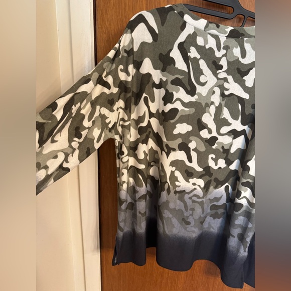 New without tags, ladies long sleeve camo pullover, size XL, by Sew in Love - Picture 9 of 14